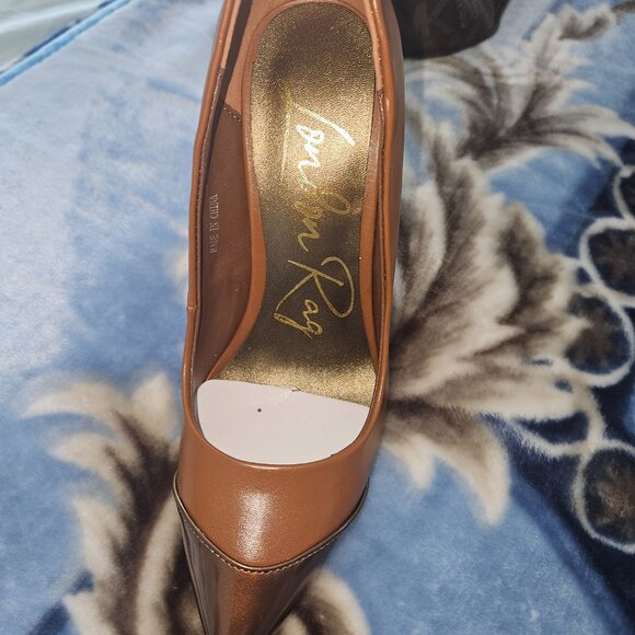 Heels - Picture 3 of 3